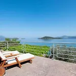 Apartmán One Bedroom With Terrace And Sea View Putniković