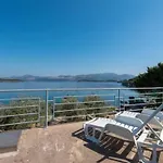 One Bedroom With Terrace And Sea View *