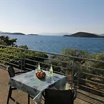 One Bedroom With Terrace And Sea View * Putniković