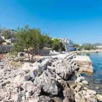 One Bedroom With Terrace And Sea View Apartmán Putniković