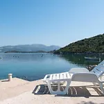 One Bedroom With Terrace And Sea View *