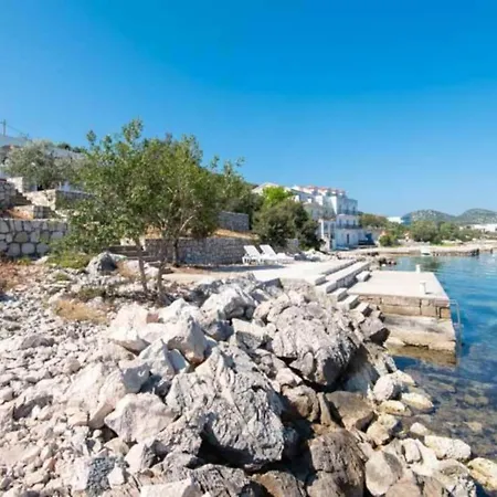One Bedroom With Terrace And Sea View 아파트 Putniković