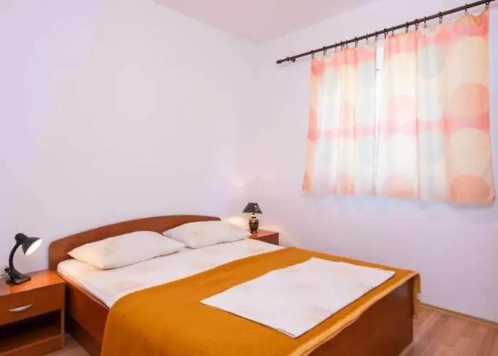 One Bedroom With Terrace And Sea View * Putnikovic