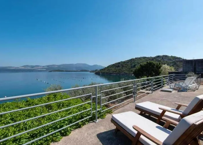 One Bedroom With Terrace And Sea View Апартаменты *