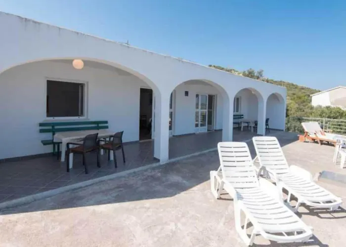 Апартаменты One Bedroom With Terrace And Sea View