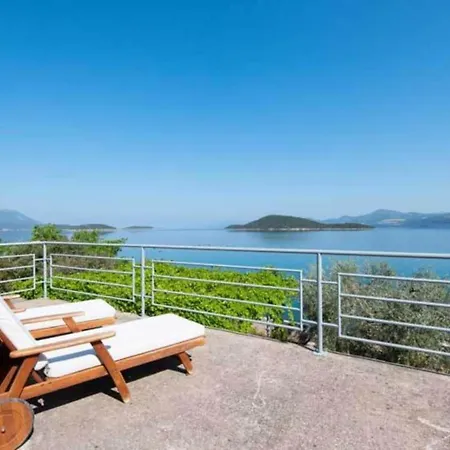 Lejlighed One Bedroom With Terrace And Sea View Putniković