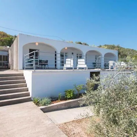 One Bedroom With Terrace And Sea View Putniković