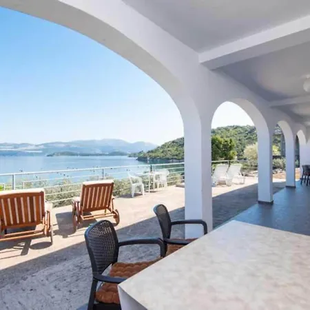 Lejlighed One Bedroom With Terrace And Sea View *