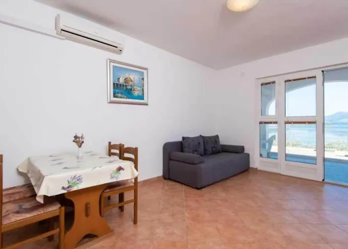 One Bedroom With Terrace And Sea View 아파트 Putniković