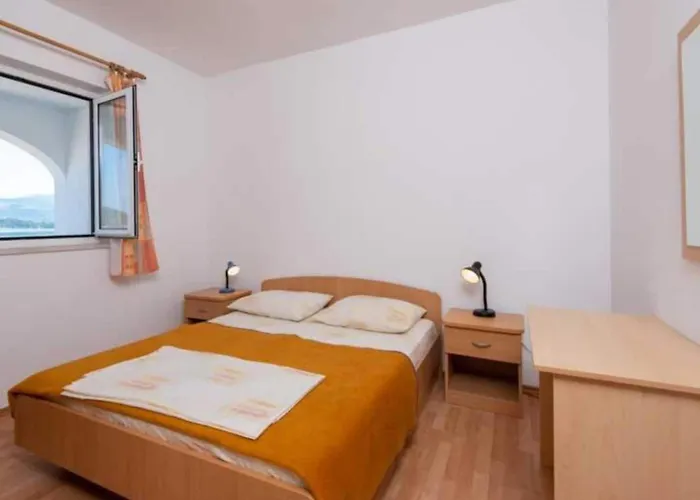 One Bedroom With Terrace And Sea View * Putniković